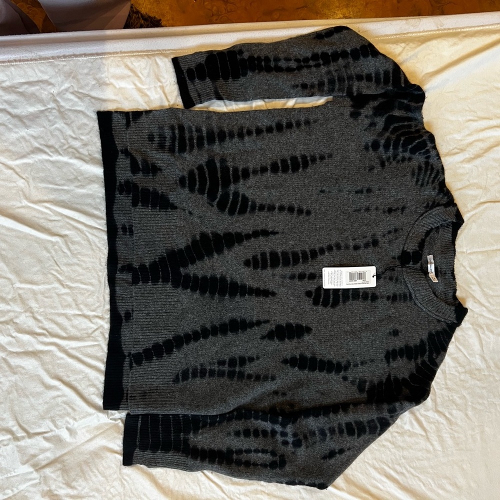 Black and Gray Women's CashmereCrew Neck Sweater